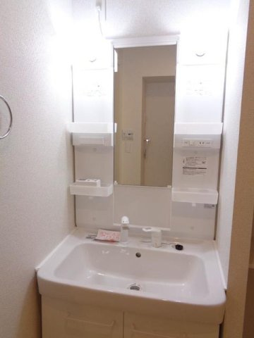 シュエットの洗面所|明るい洗面所です