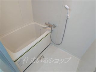 サンハイツ香川の浴室|サーモ付きシャワー水栓