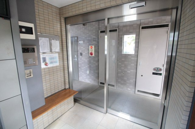 バレル鷺沼のエントランス