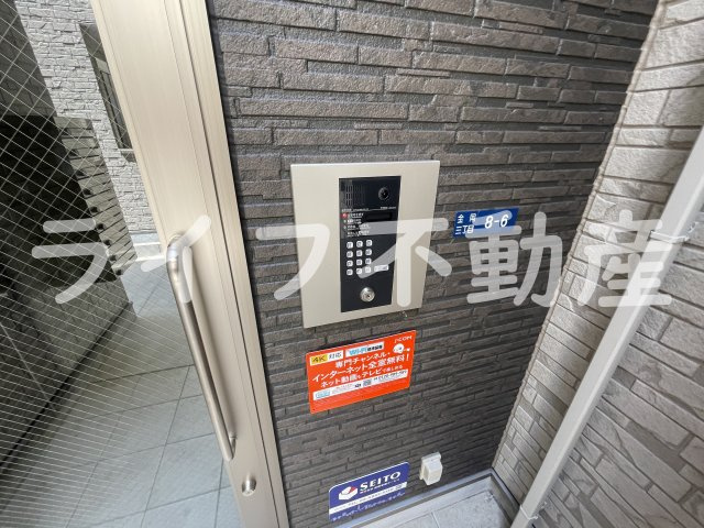 アート東大阪Bのエントランス|建物の内部です