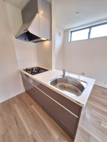 クレマチス大井のキッチン|☆ガスコンロ3口・グリル付き☆