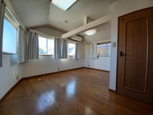 大井7丁目戸建の洋室