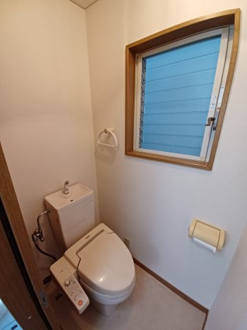 大井7丁目戸建のトイレ