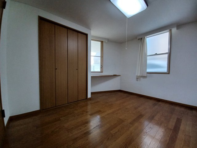 大井7丁目戸建の洋室