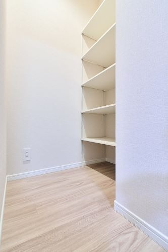 【収納】 | アンピール西公園 | ウォークインクローゼットに納戸、さらにトランクルームと充実した収納付きなのが魅力です！