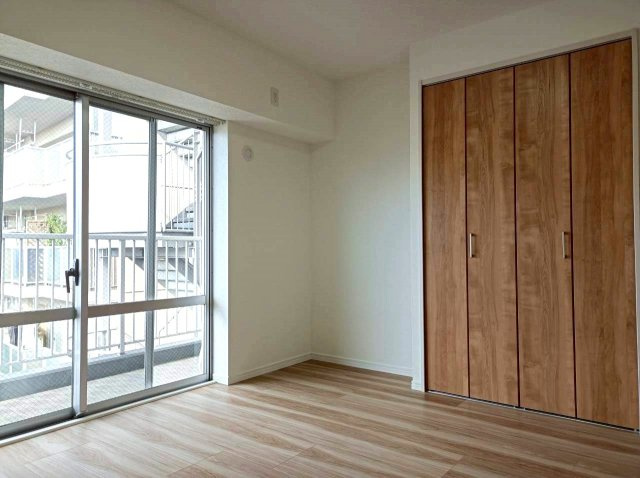 メイツ草加の洋室