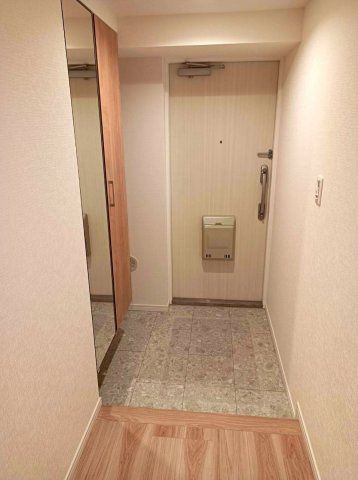 メイツ草加の玄関