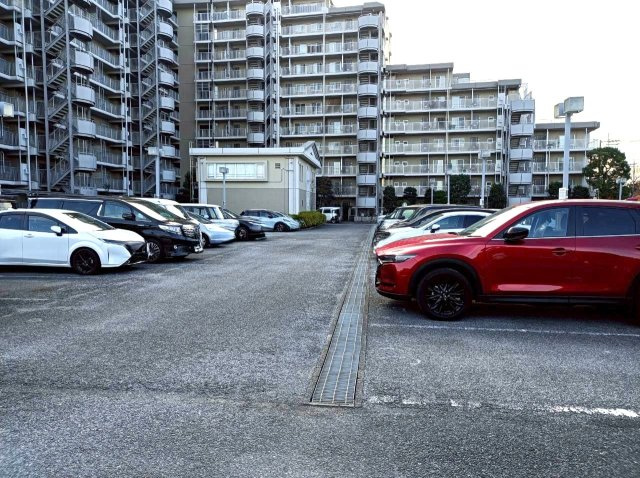 メイツ草加の駐車場