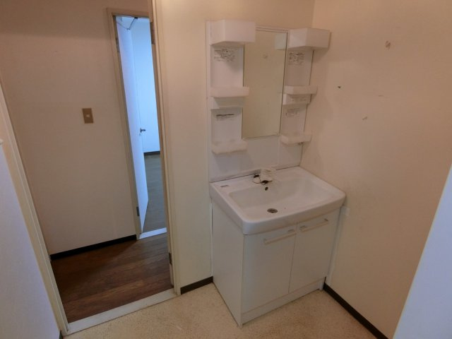 レヂオンス東府中の独立洗面台|独立洗面台です。(2025年12月撮影)