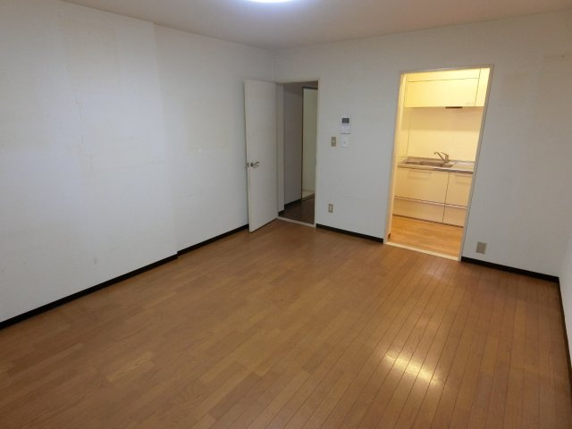 レヂオンス東府中の居間・リビング|リビングダイニングです。(2025年12月撮影)