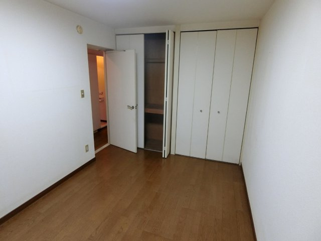 レヂオンス東府中の収納|洋室の収納です。(2025年12月撮影)