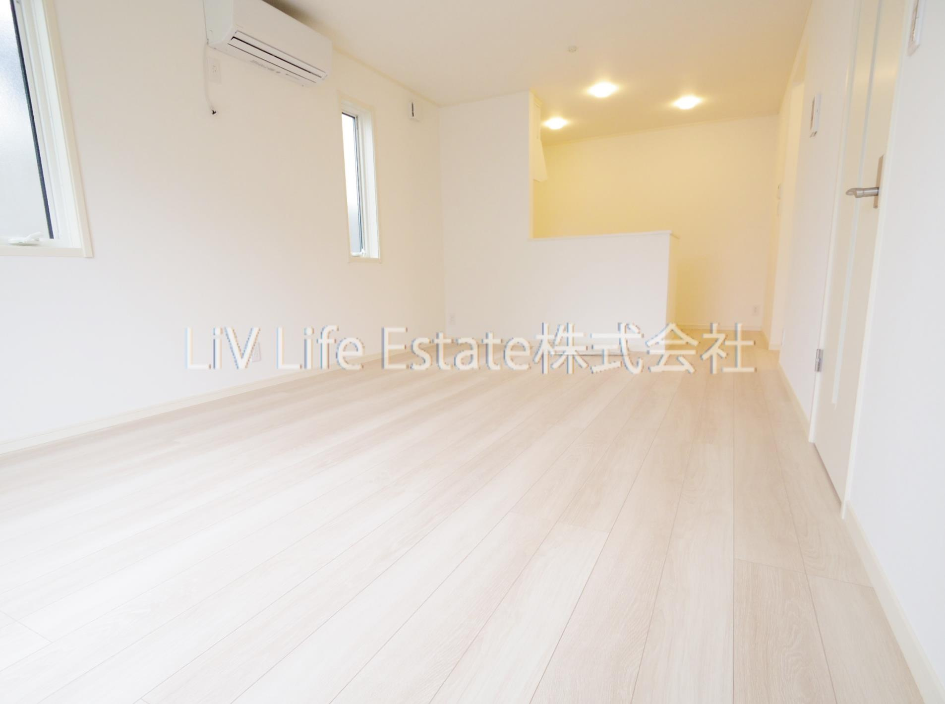 桜町2丁目戸建住宅の居間・リビング