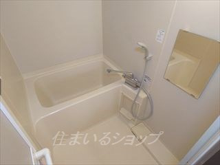 サンパレス香川の浴室|サーモ付きシャワー水栓