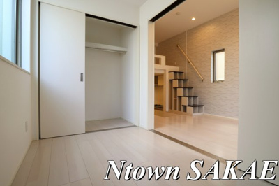 【居間・リビング】 | ヴィオラ大幸 | こちらの居間で趣味の時間をお楽しみください