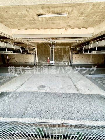 メゾンドール吹田の駐車場