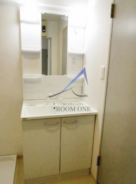 ブルク六義園の洗面所|独立洗面台です。