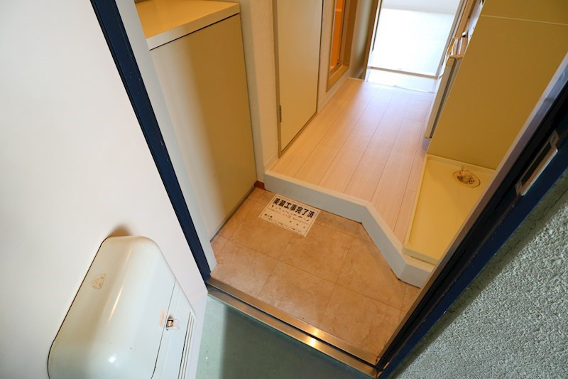 フェリス東生駒の玄関