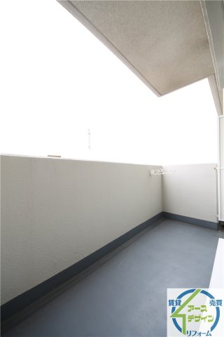プレジオ王塚台のバルコニー|※類似部屋