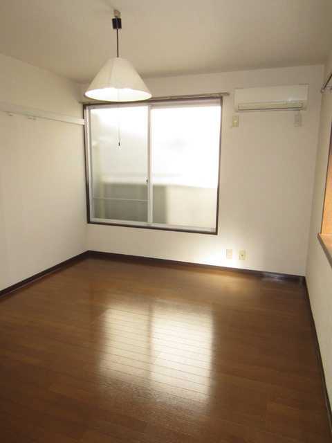 カトレアハイツの居間・リビング|★オールフローリング★