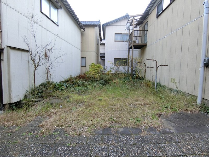 新潟市中央区四ツ屋町2丁目　中古戸建の庭