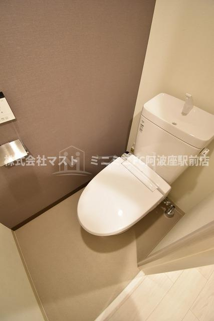 フォーリアライズ南堀江ヴィータのトイレ