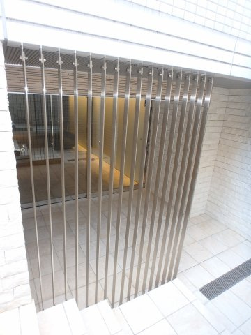 カスタリア本駒込のエントランス