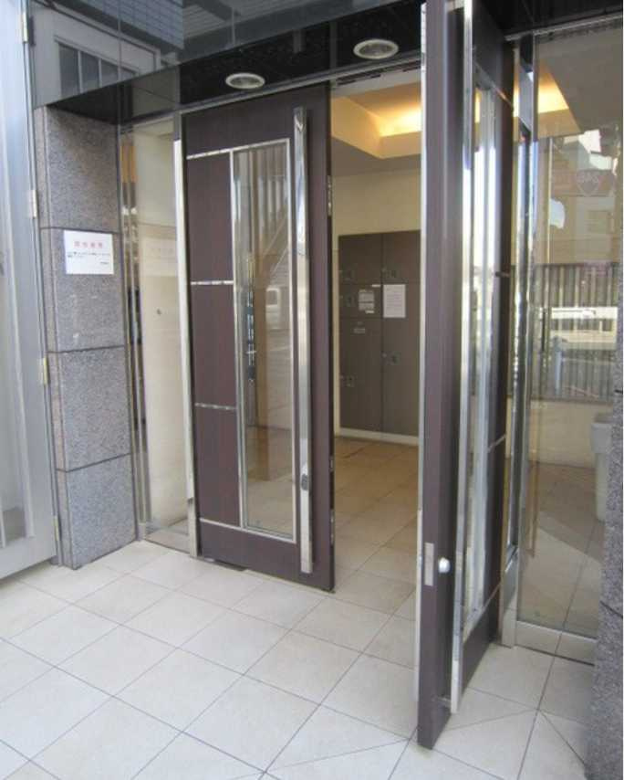 アーデン駒沢大学　駅近　ペット相談可　最上階　敷金0　礼金0　のエントランス