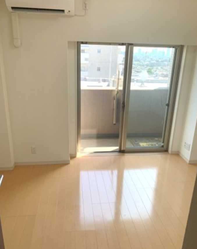 アーデン駒沢大学　駅近　ペット相談可　最上階　敷金0　礼金0　の居間・リビング