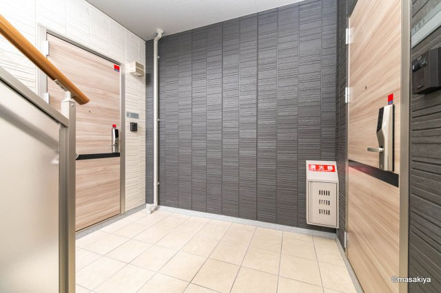 エスポワール七瀬のエントランス