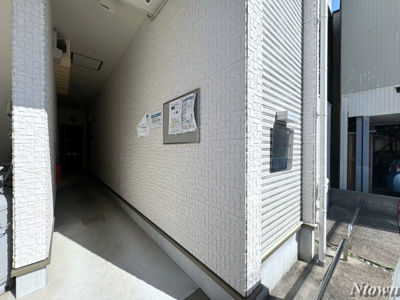 【エントランス】 | CasaViola栄生 | 清潔なエントランスです