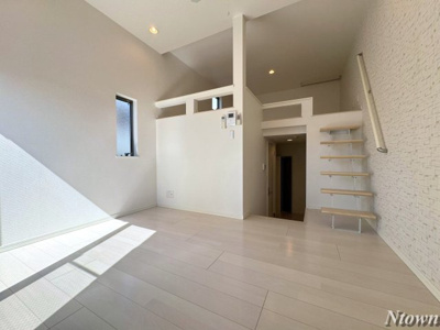 【居間・リビング】 | CasaViola栄生 | 毎日通るロビーはこのようになっています