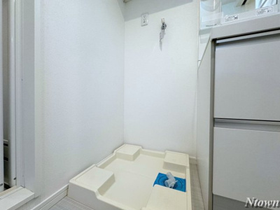 【設備】 | CasaViola栄生 | 洗濯機置き場です。