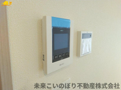 【防犯設備】 | HeartfurlTown伊奈町栄四丁目 | TVインターフォンは来訪者の確認にとても便利で安心です。
録画システム付きなので、留守時の確認も可能です。