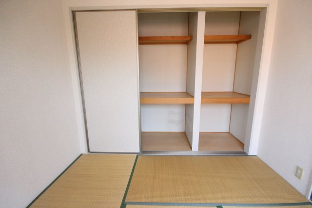 メゾンドール小森野Ⅱの収納|収納スペース豊富です☆