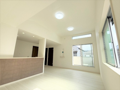 【外観】 | 【仲介手数料３６０万円が無料！】■ | 【決算特別キャンペーン！】
「物件概要」の「諸費用」欄をご覧下さい！
■住宅性能評価６項目で最高評価
■ＺＥＨ水準住宅
■高断熱仕様
■省エネ性能ラベル
■太陽光パネル（１号棟）
■内覧可能
