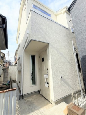 【キッチン】 | 【仲介手数料３６０万円が無料！】■ | 【諸費用３６０万円ＯＦＦ！】
■決算特別キャンペーン！「物件概要」の「諸費用」欄をご覧下さい！
■住宅性能評価６項目で最高評価
■高断熱仕様
■省エネ性能ラベル
■太陽光パネル（１号棟）
■内覧可能