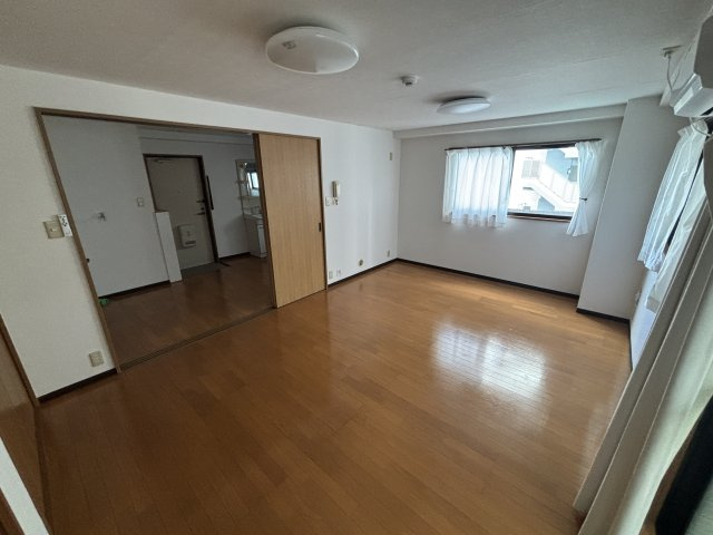 津賀マンションの寝室