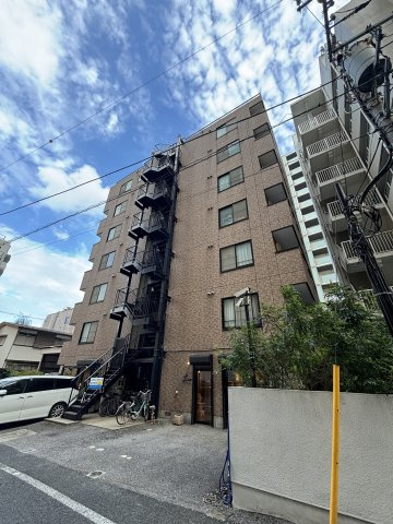 津賀マンションの外観