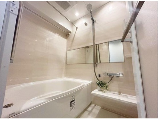 ★仲介手数料無料★パシフィック自由ケ丘マンション（通貨価値が下がっている時には、品質保証されたリノベーションマンションに投資していきましょう）の浴室