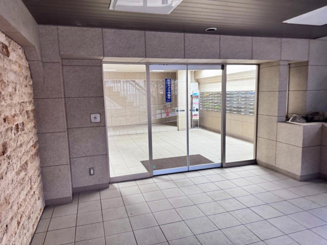 【エントランス】 | ★仲介手数料無料★パシフィック自由ケ丘マンション（通貨価値が下がっている時には、品質保証されたリノベーションマンションに投資していきましょう）