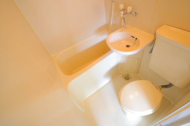 諏訪東生駒ビルの浴室