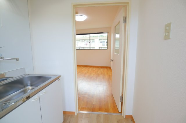 諏訪東生駒ビルの内装