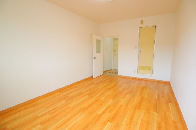 諏訪東生駒ビルの内装