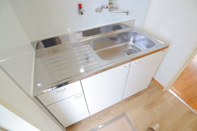 諏訪東生駒ビルのキッチン