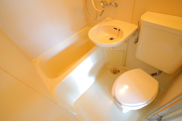 諏訪東生駒ビルの浴室