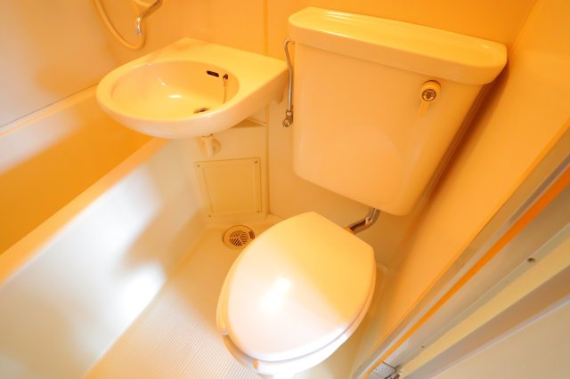 諏訪東生駒ビルのトイレ