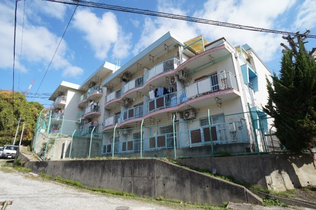 聖和ハイツ生駒の外観