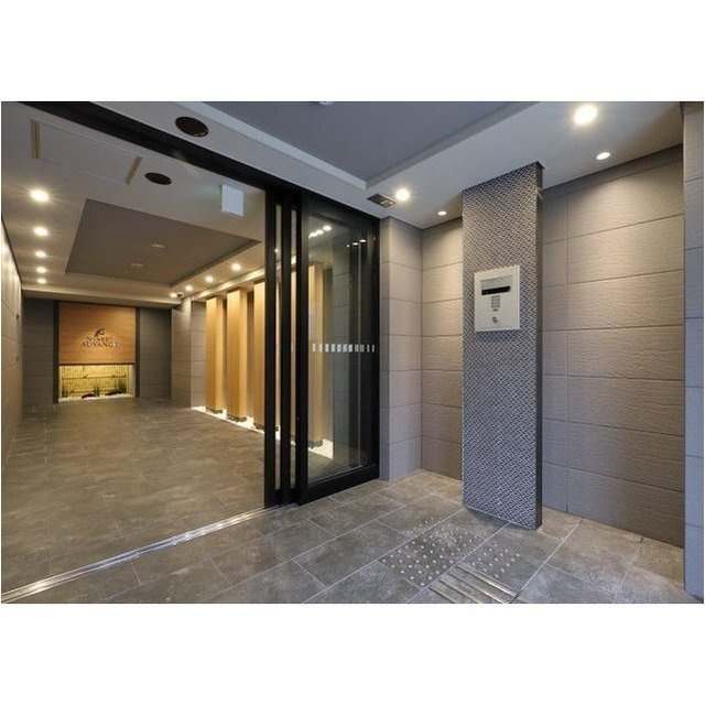 アドバンス京都エーデルの居間・リビング