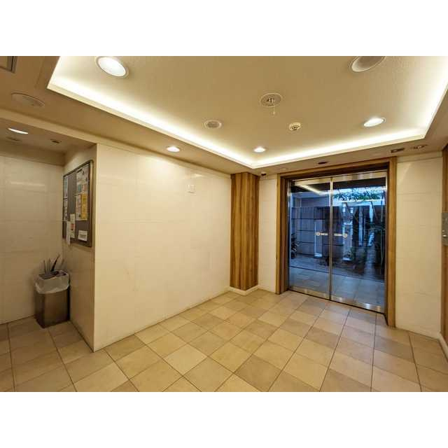 レジデンス桜新町スクエアのエントランス