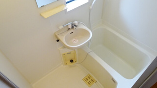 換気用小窓あり